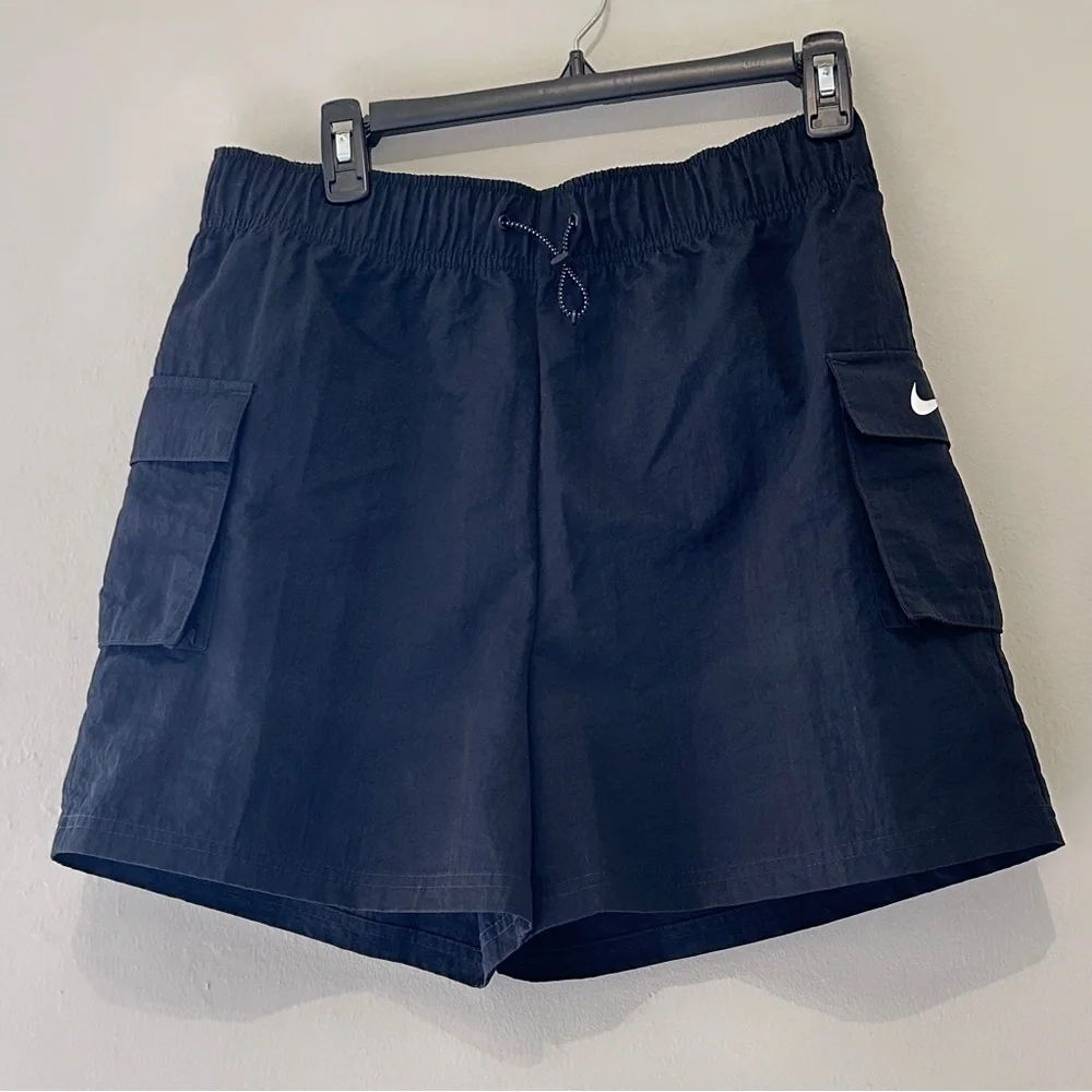 Nike Sportswear Essential Women's Woven High-Rise Shorts Size M Black DM6247-010 - Picture 4 of 13